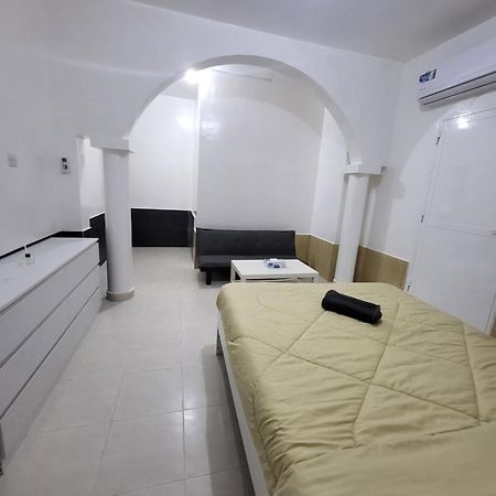 Corniche Full Studio Apartment 阿布扎比 外观 照片