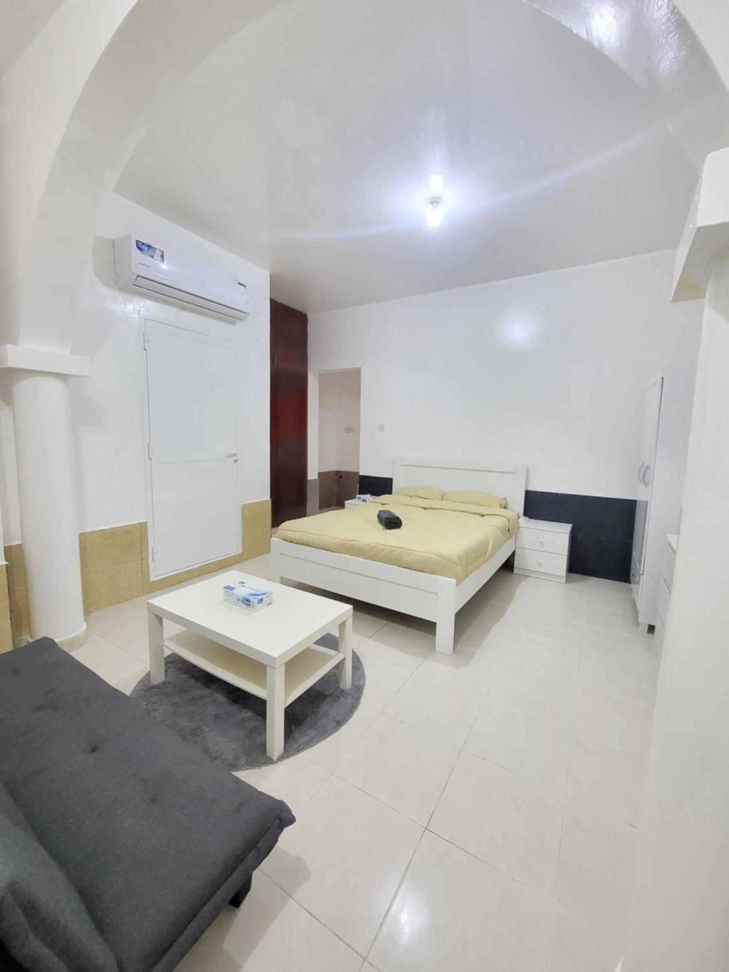 Corniche Full Studio Apartment 阿布扎比 外观 照片